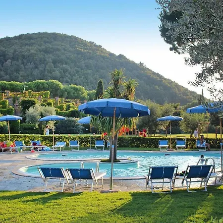 Holiday St Anna, Rio Nell