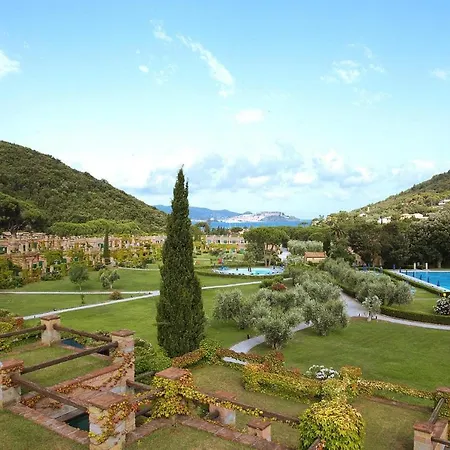 Holiday St Anna, Rio Nell