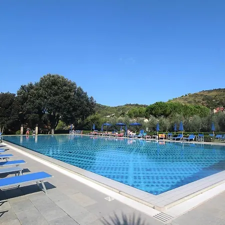 Holiday St Anna, Rio Nell