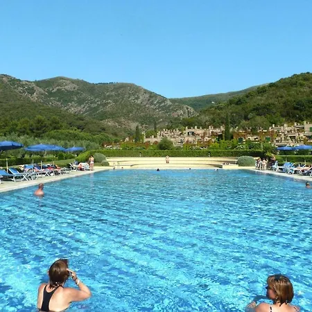 Holiday St Anna, Rio Nell